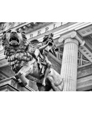 Estatua en el centro histórico de Berlín, Alemania