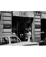 Coco Chanel en la tienda Chanel, París, 1962
