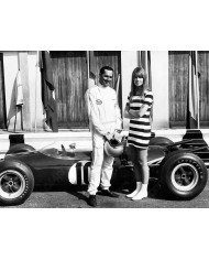 Françoise Hardy con el campeón mundial de Formula 1 Jack Brabham, 1966