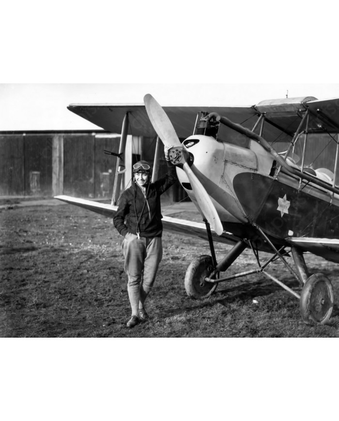 Amy Johnson, primera mujer en volar a Australia, 1930