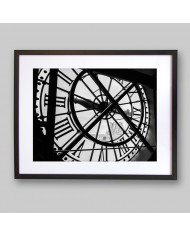 Vista del Museo del Louvre desde el reloj del Museo De Orsay, París, Francia