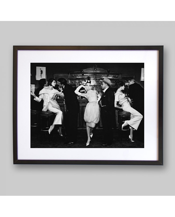 Audrey Hepburn, Buchwald, Barbara Simone vestidas de Balmain, Dior y Maxims