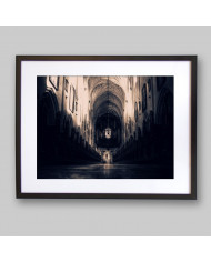 Interior de una catedral gótica