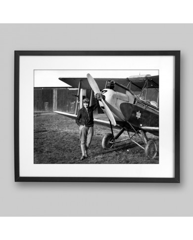 Amy Johnson, primera mujer en volar a Australia, 1930 Amy Johnson, primera mujer en volar a Australia, 1930