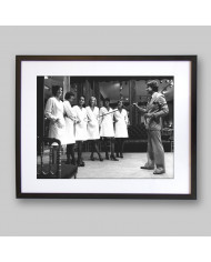 Yves Saint Laurent con sus modelos, 1970