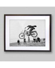 Alumnos de Eaton con moto off road Enduro