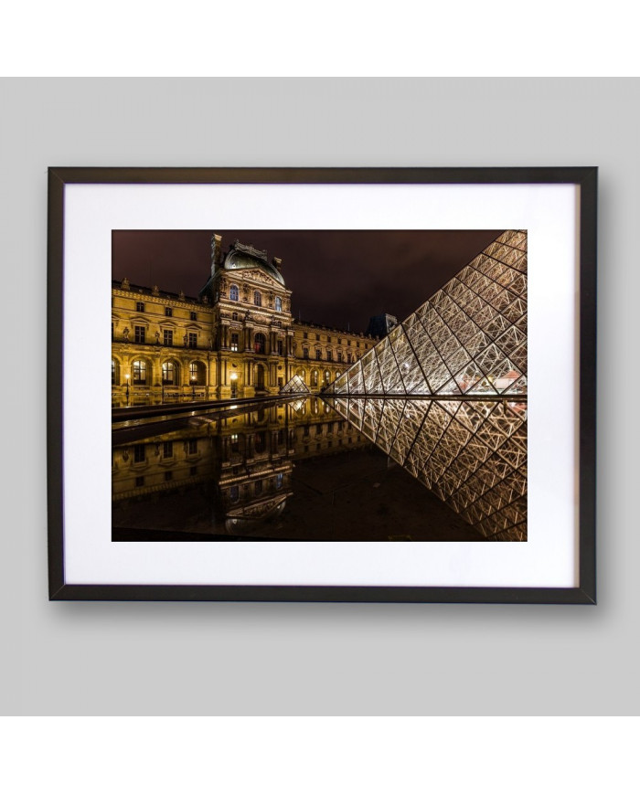 Pirámide del Louvre, París, Francia