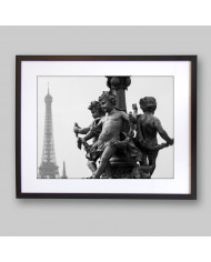 Querubines junto a la Tour Eiffel, París, Francia