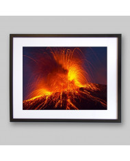 Erupción del volcan Stromboli, Isla Eolia, Sicilia, Italia