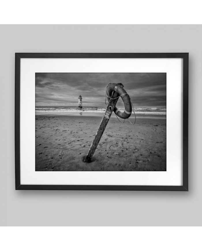 Faro en la playa de Talacre, Gales, UK