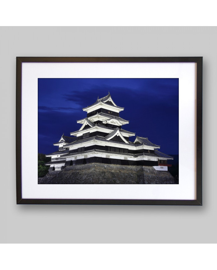 Castillo de Matsumoto al anochecer, Japón