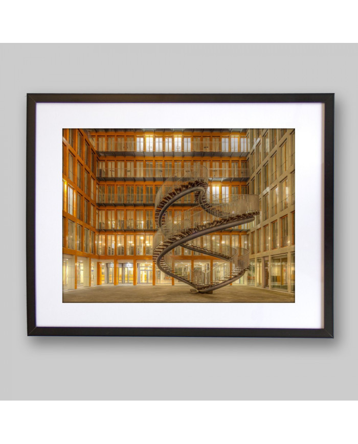 Escaleras que no van a ninguna parte, Edificio KPMG, Munich