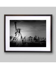 Estatua de la Libertad junto a Manhattan, Nueva York