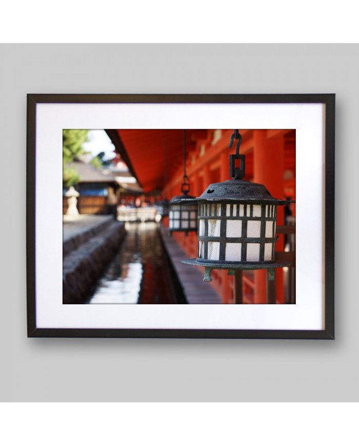 Linternas en Itsukushima Shrine, Miyajima, Japón