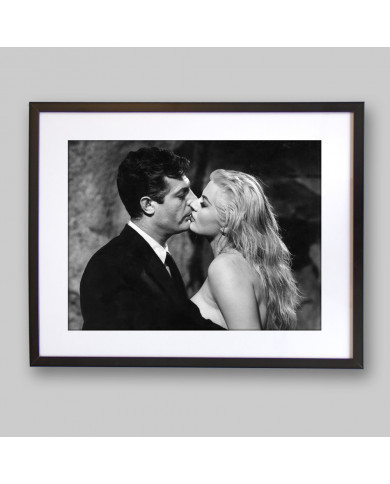 Marcello Mastroianni y Anita Ekberg en "Dolce Vita" Marcello Mastroianni y Anita Ekberg en "Dolce Vita"