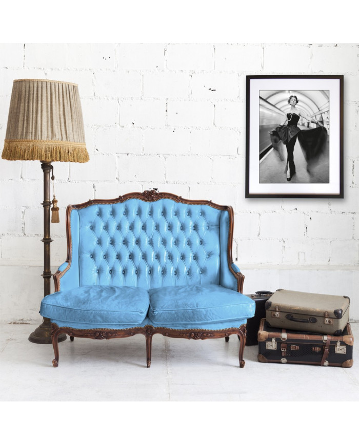 Barbara Goalen con vestido de noche del diseñador John Cavanagh, estación de Covent Garden, Londres, 1954